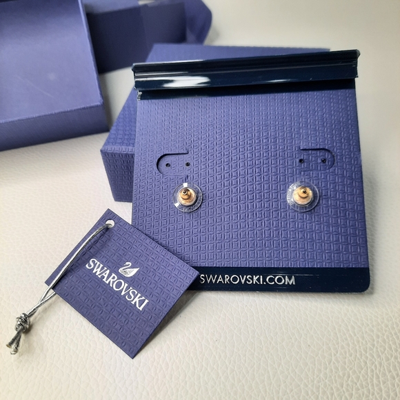 NIB Swarovski Elements CZ PE Stud Tri Earrings - Picture 6 of 7